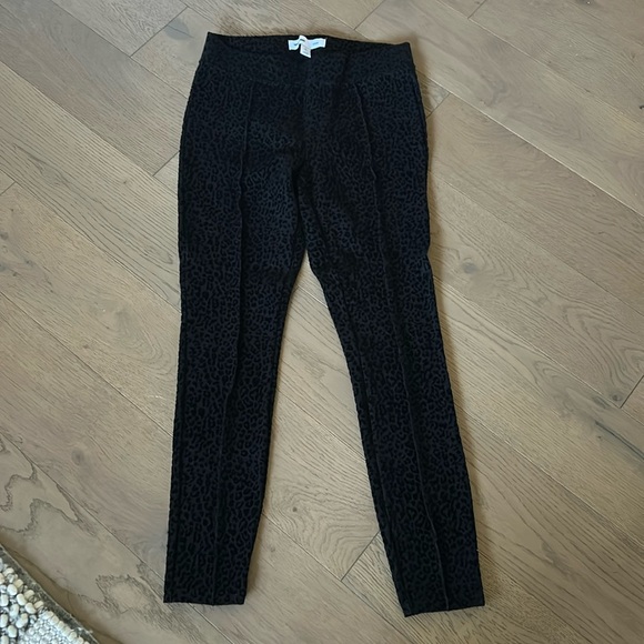 Old Navy Black velvet leopard patterned Stevie pant- size M TALL - Picture 2 of 6